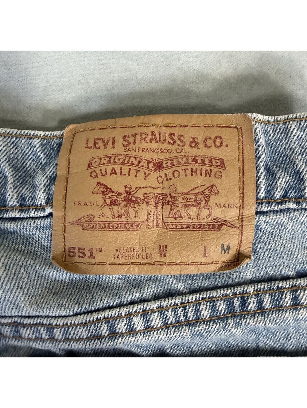 Vintage 90s Levis 551 Jeans Womens 14 Med Blue High Rise Relaxed Tapered USA - Picture 5 of 10